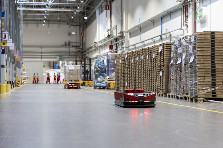 Why should warehouse automation start with the implementation of AMRs?