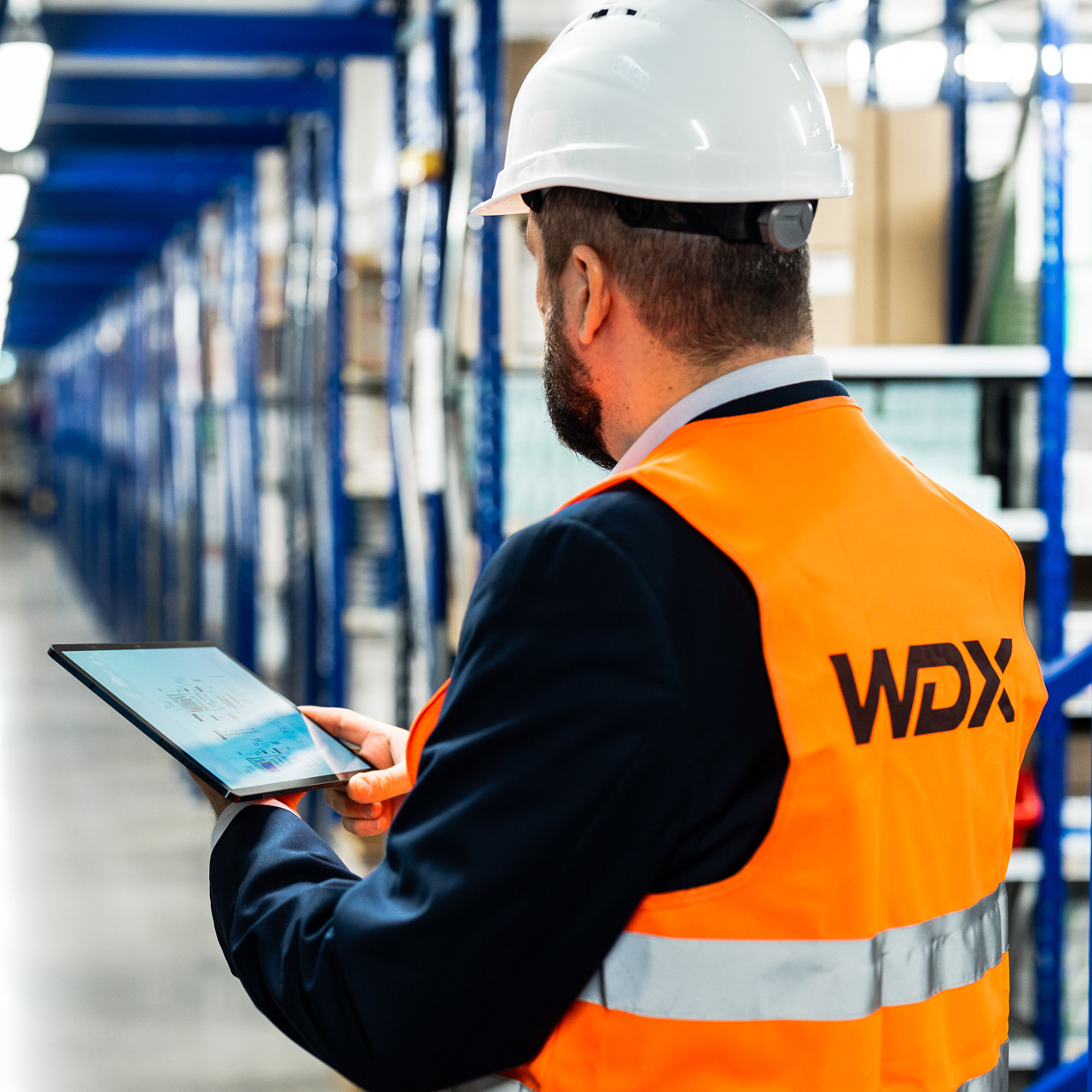 Doradca techniczny WDX przygotowujący ofertę na wózki widłowe